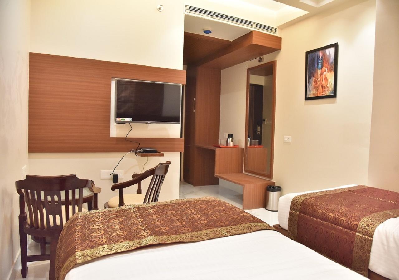 Hotel Rk Grand Varanasi Eksteriør bilde