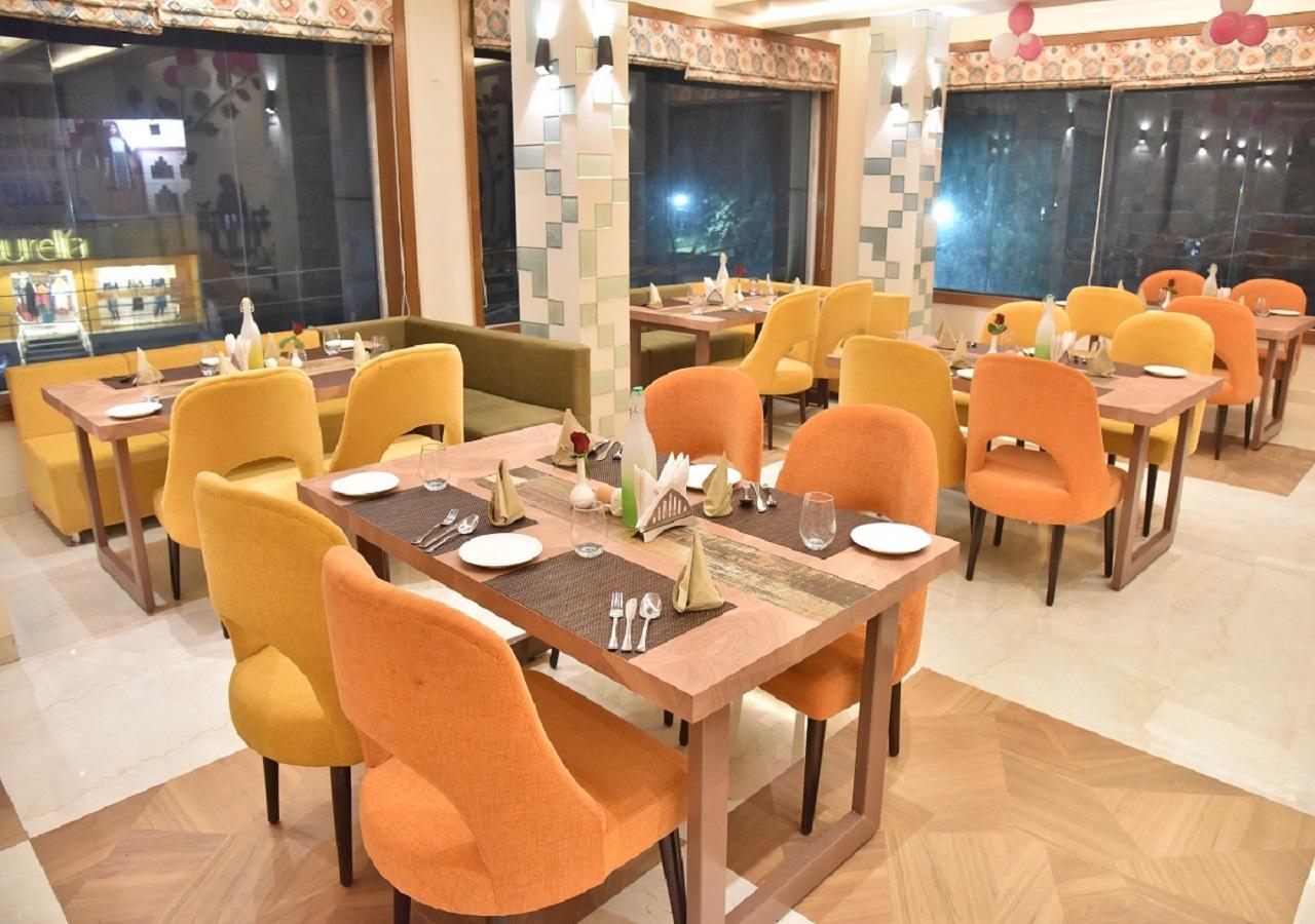 Hotel Rk Grand Varanasi Eksteriør bilde