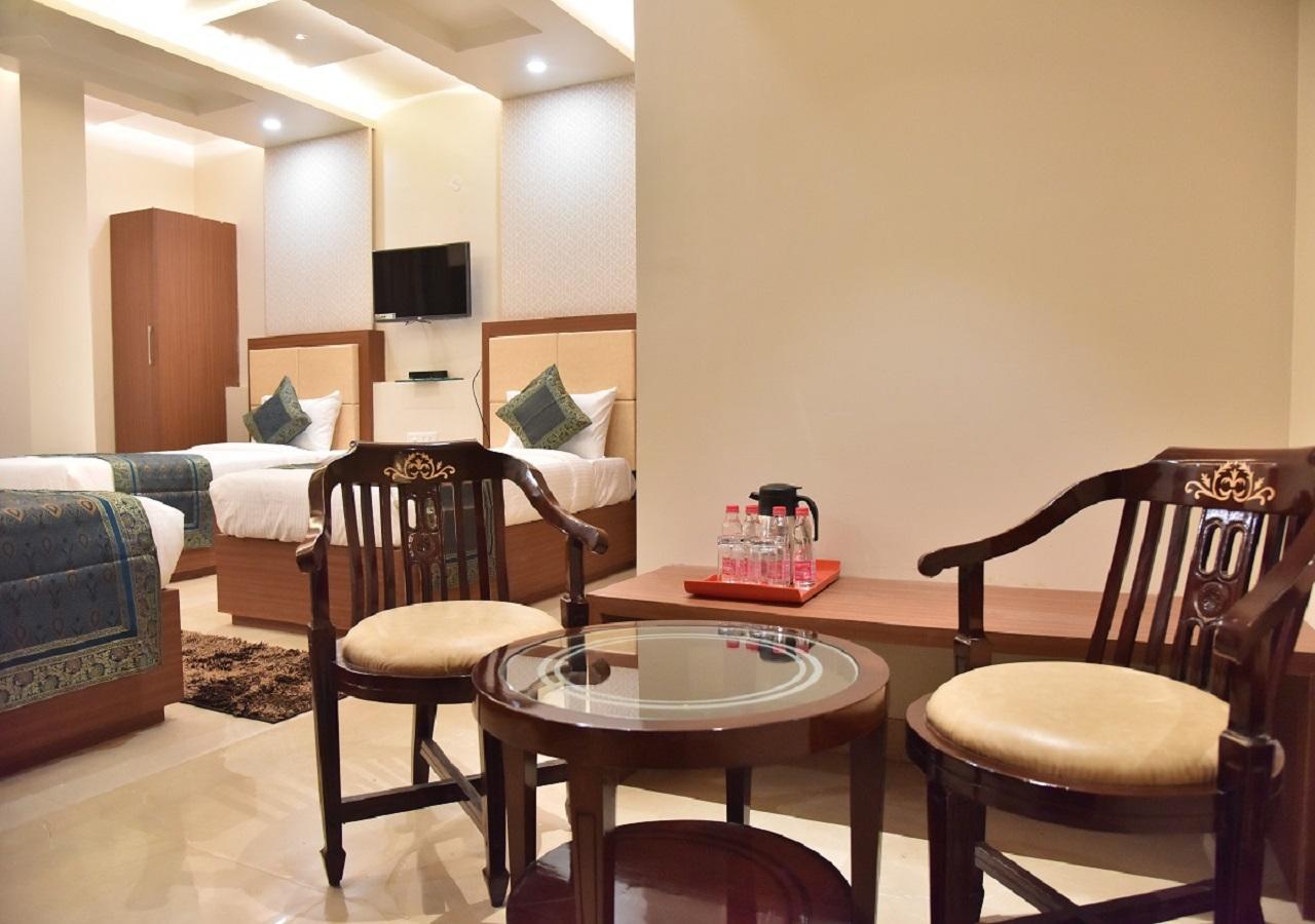 Hotel Rk Grand Varanasi Eksteriør bilde