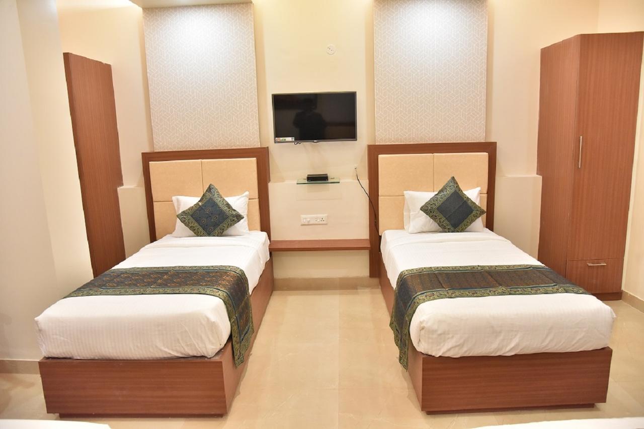 Hotel Rk Grand Varanasi Eksteriør bilde