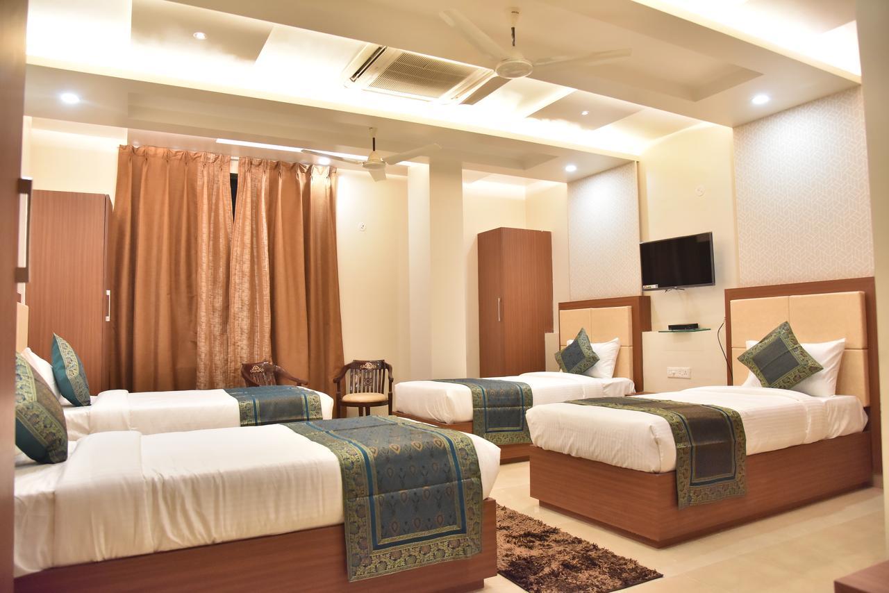 Hotel Rk Grand Varanasi Eksteriør bilde