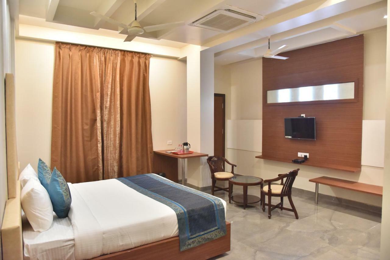 Hotel Rk Grand Varanasi Eksteriør bilde